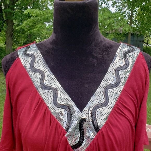 Debs Ladies Burgundy Cold Shoulder Sequin Pullover V-neck Tunic sz 1 XL - Picture 3 of 12